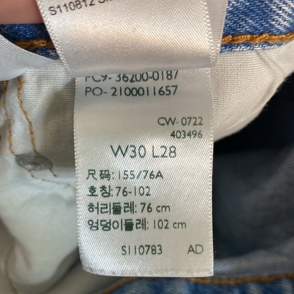 Levi's Women's 501 Original Premium Denim Cropped Distessed Button Fly Size 30 - Picture 10 of 10